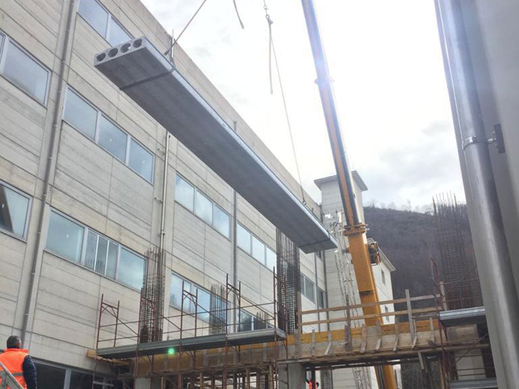 a40fd7be-ace7-469d-b67d-3da3086a454c_resize_1