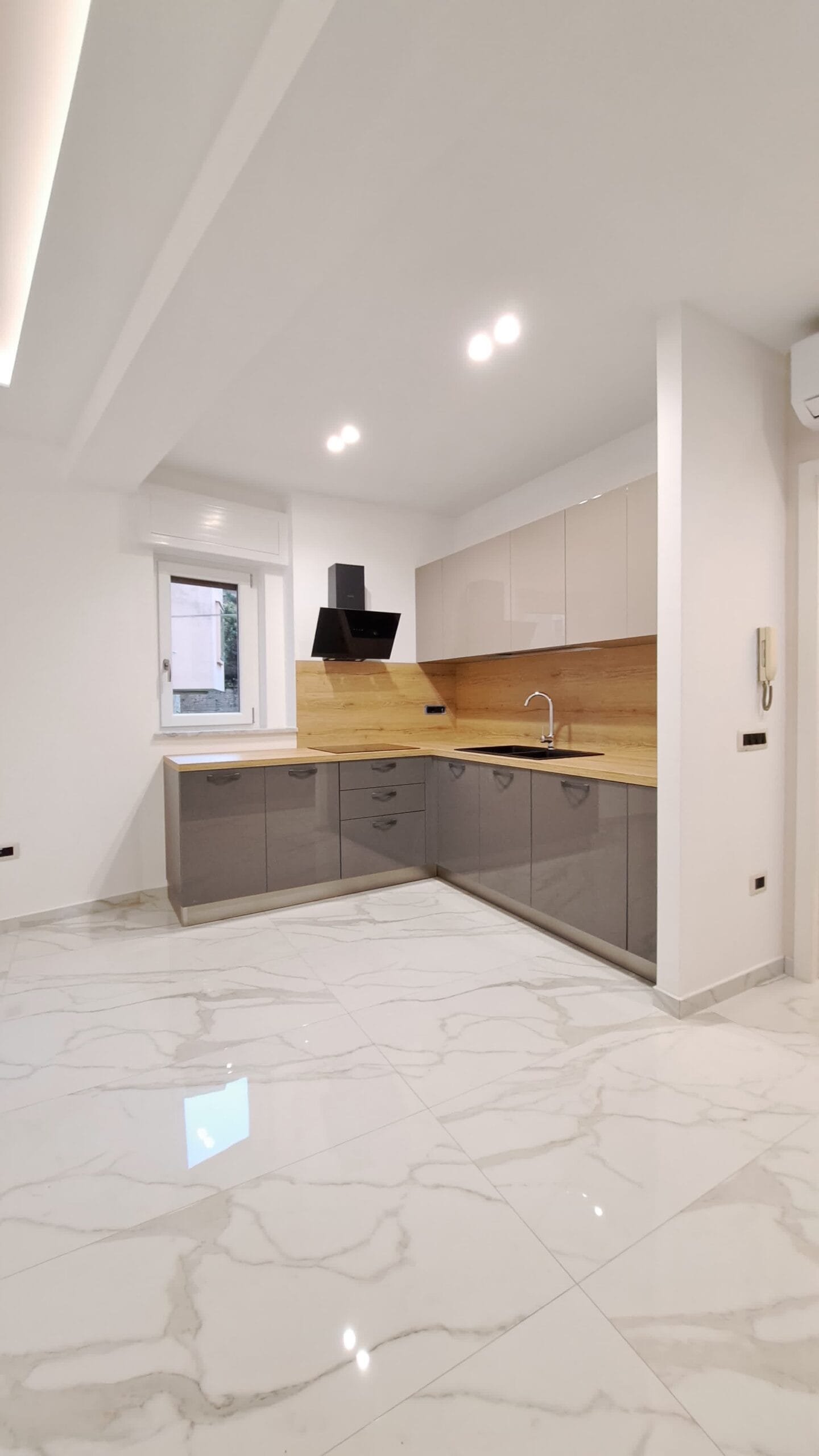 b249ee16-8165-4b42-baa1-10bcfd12e1c3